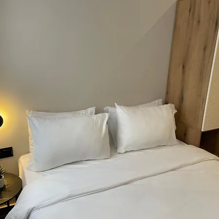 Ladadika X-retrite Apartament