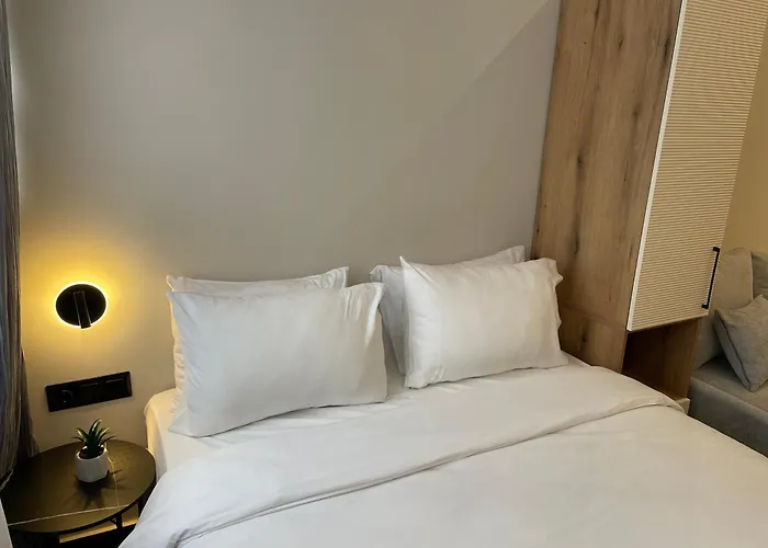 Ladadika X-retrite Apartment